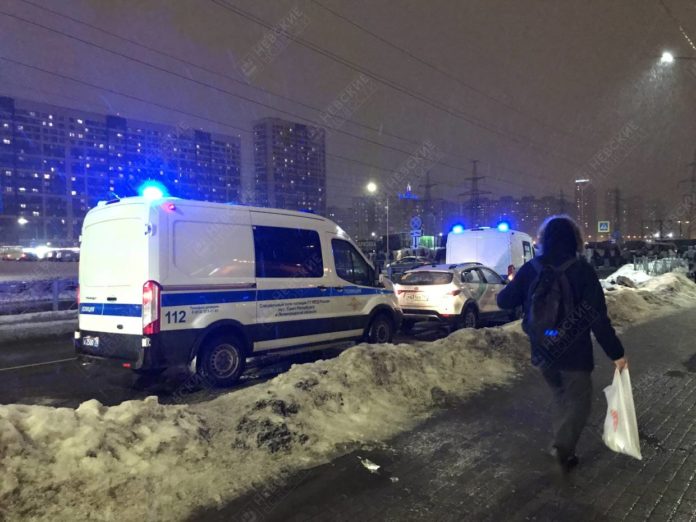 Мигрант в каршеринге с гранатой