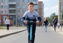Две трети родителей опасаются возможной аренды самокатов своими детьми